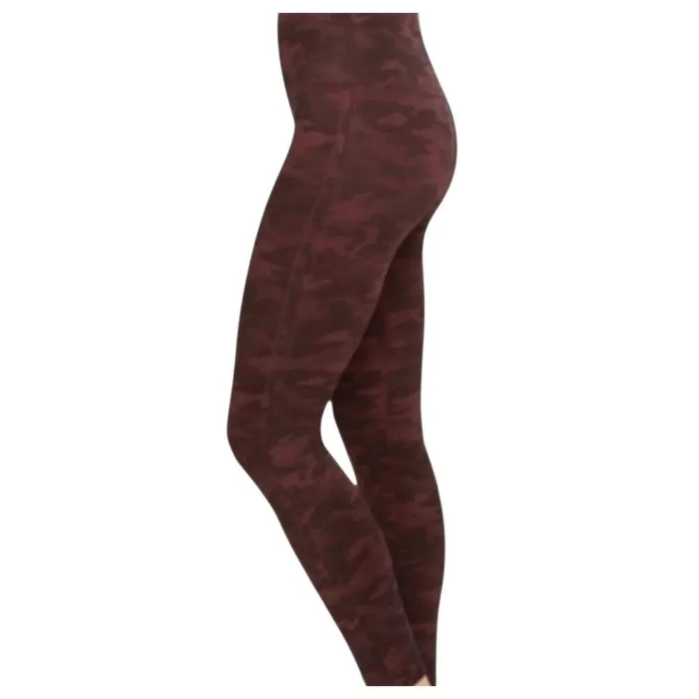 SPANX Look At Me Now Seamless Leggings Size Large